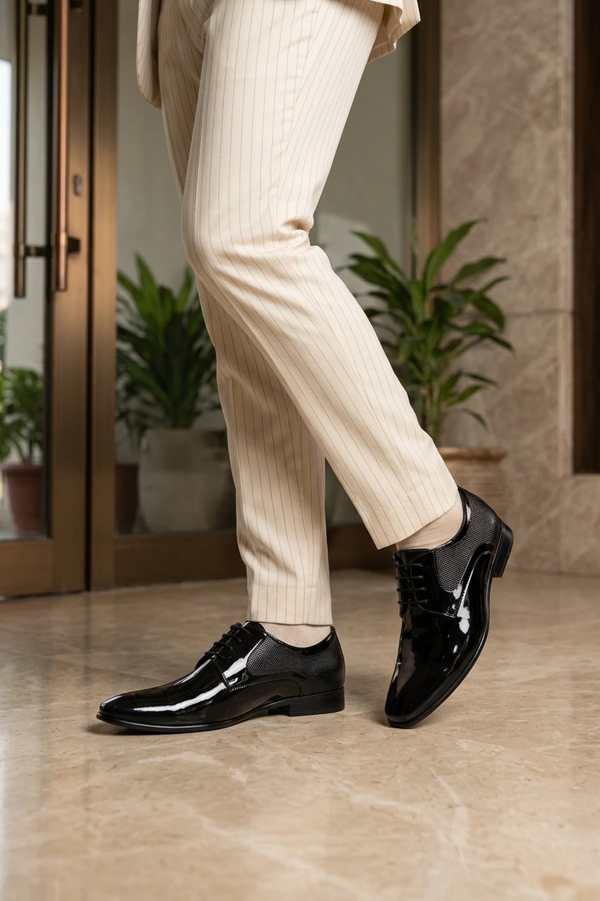 Black Lustrous Derby Dress Shoes 0111279