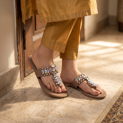 Fancy Slipper Fawn 0413706