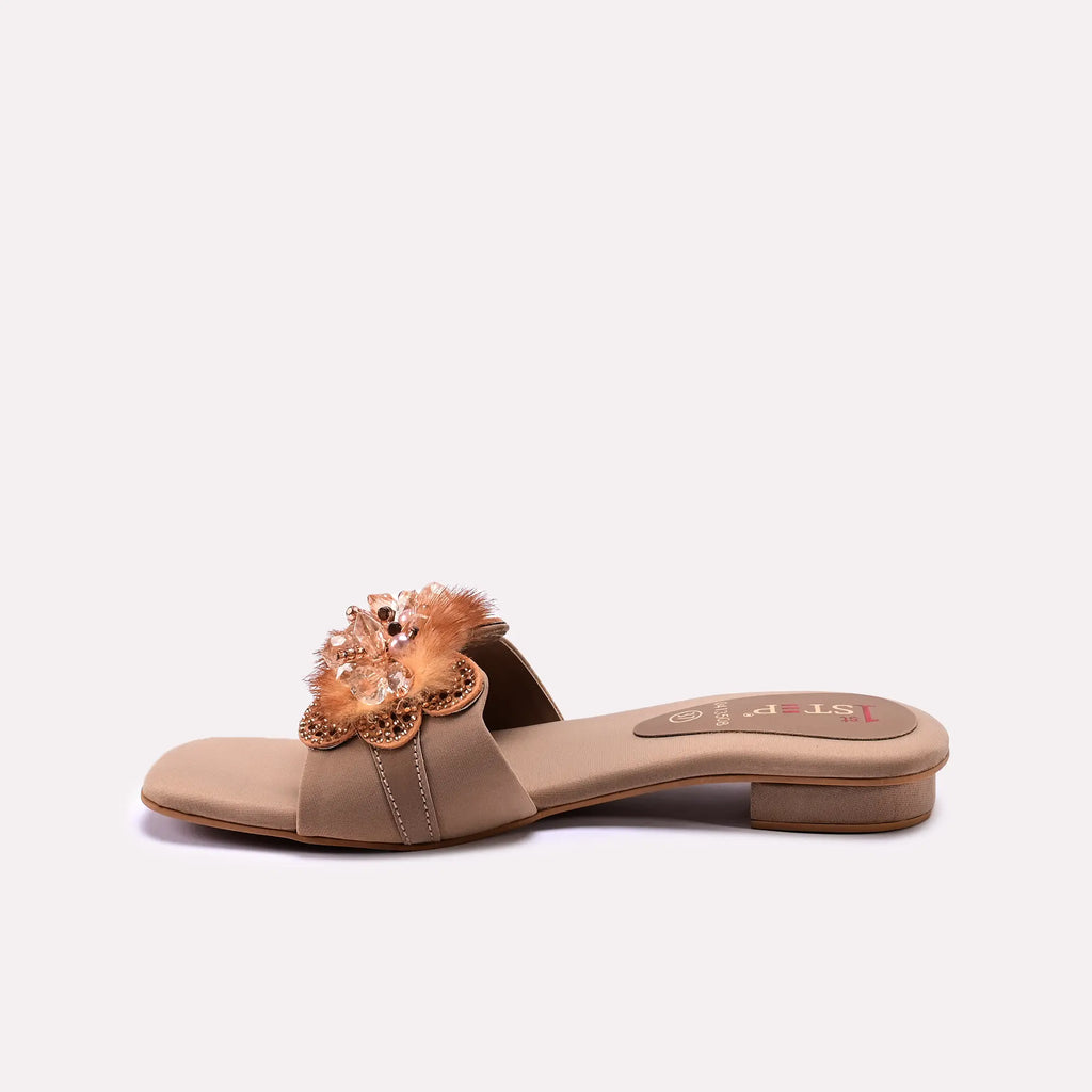 Fancy Slipper Fawn 0413508