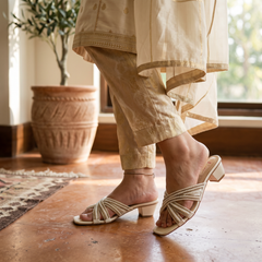 Fancy Slipper Fawn 0413523