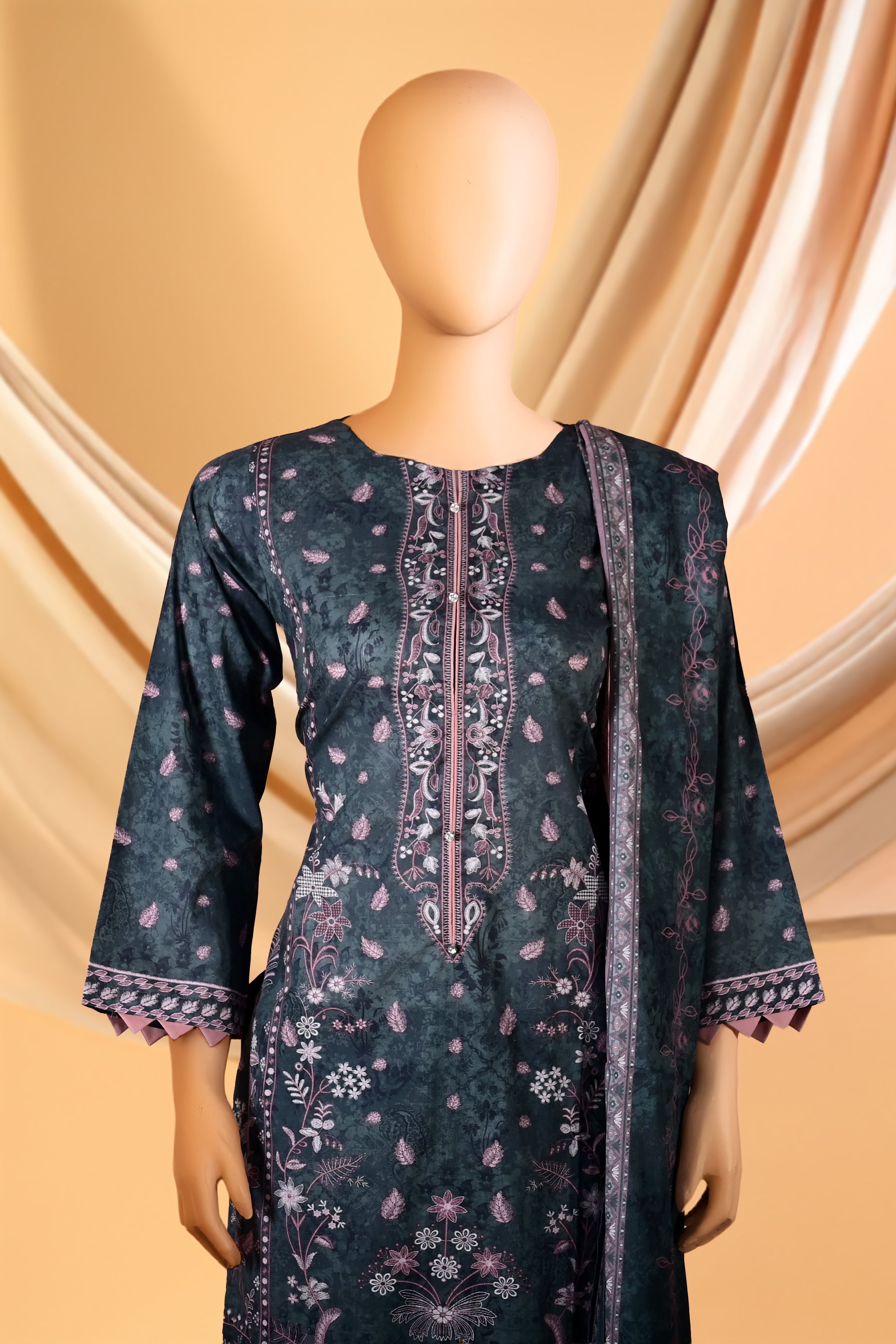 Rose Ash – 3 Piece Lawn Stitched Suit 15D0156