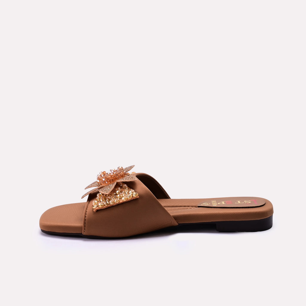 Fancy Slipper Fawn 0413801