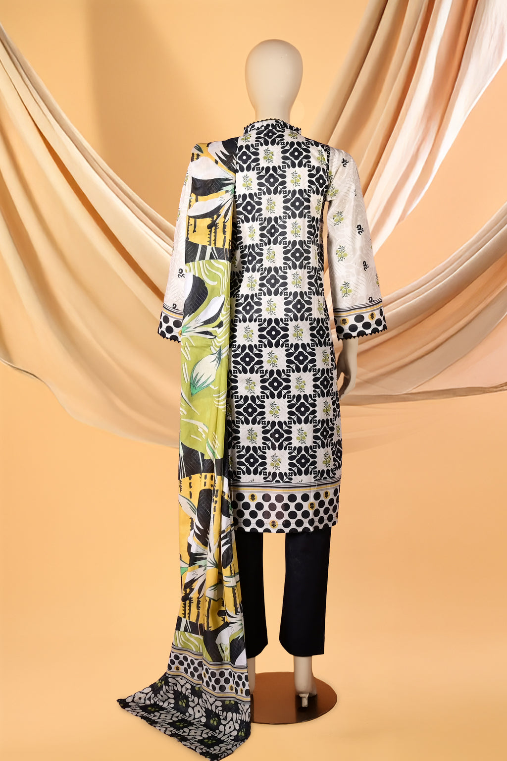 White Whisper – 3 Piece Lawn Stitched Suit 15D0149