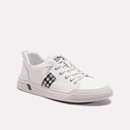 White Sneakers Shoes 0120616