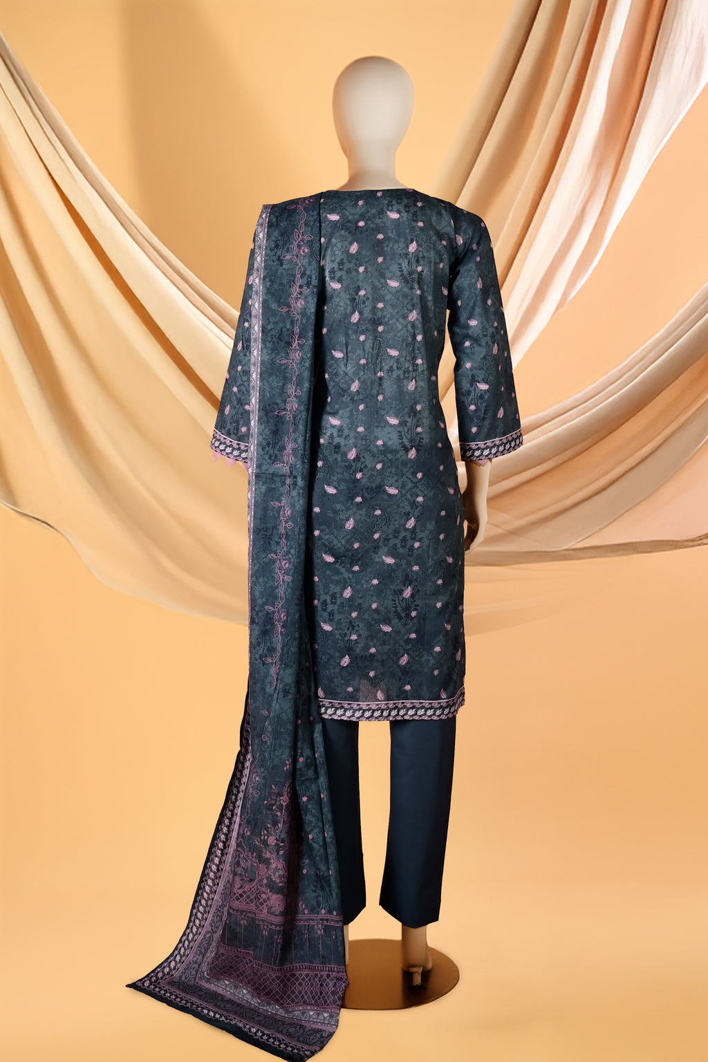 Rose Ash – 3 Piece Lawn Stitched Suit 15D0156