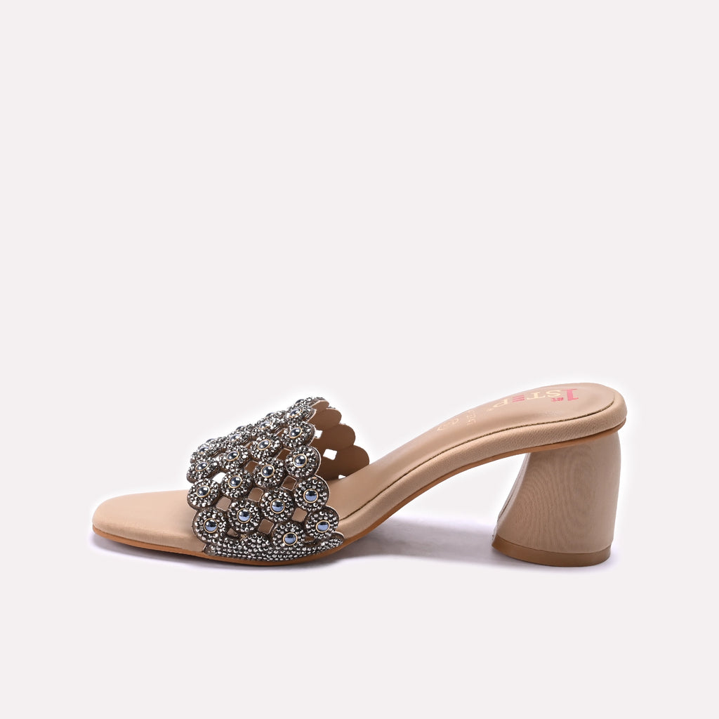 Fancy Slipper Fawn 0413747