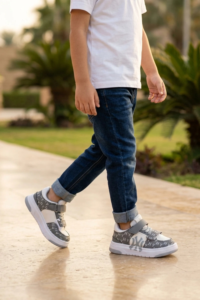 Sneaker Shoes Gray 0640111