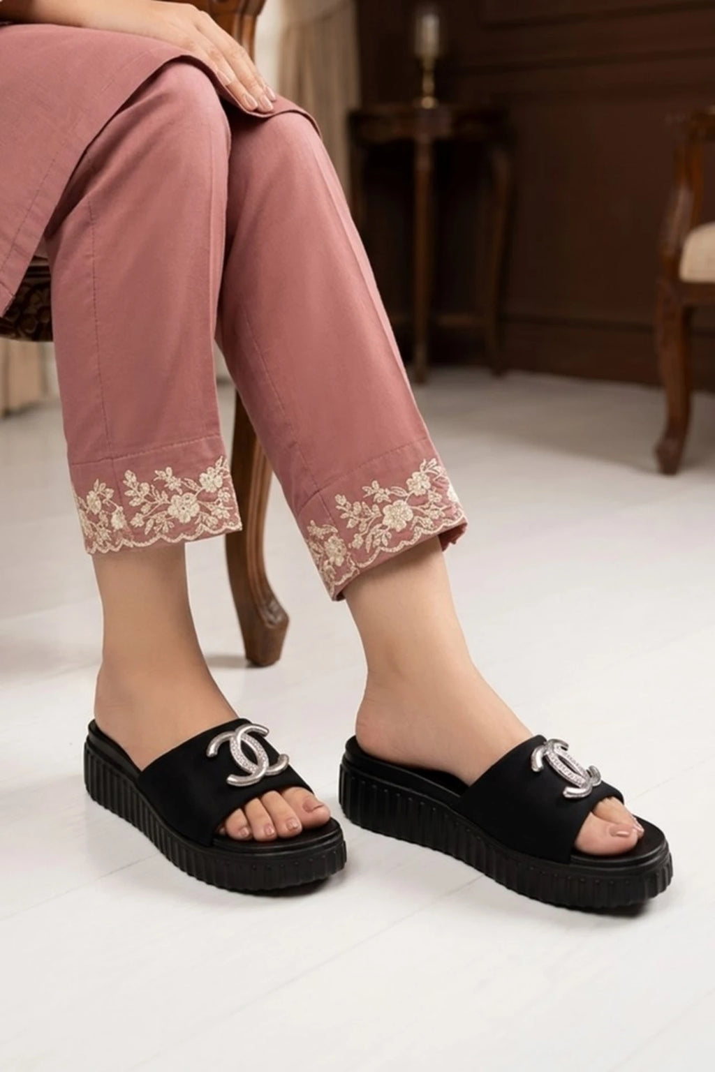 Black Casual Slipper 0413368