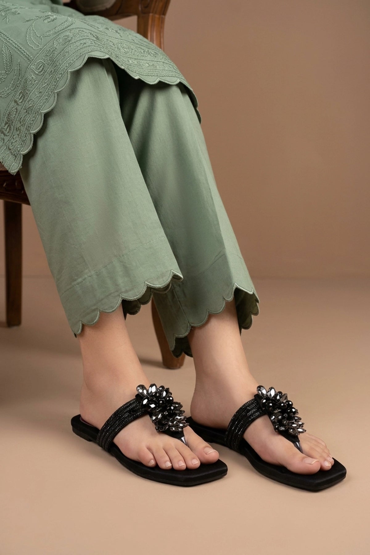 Black Fancy Flat Slippers 0413008