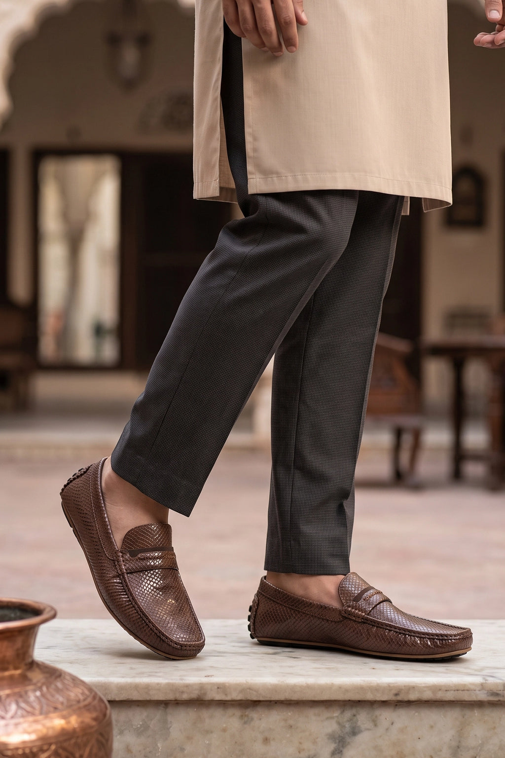 Brown Textured Loafers Men 0130937