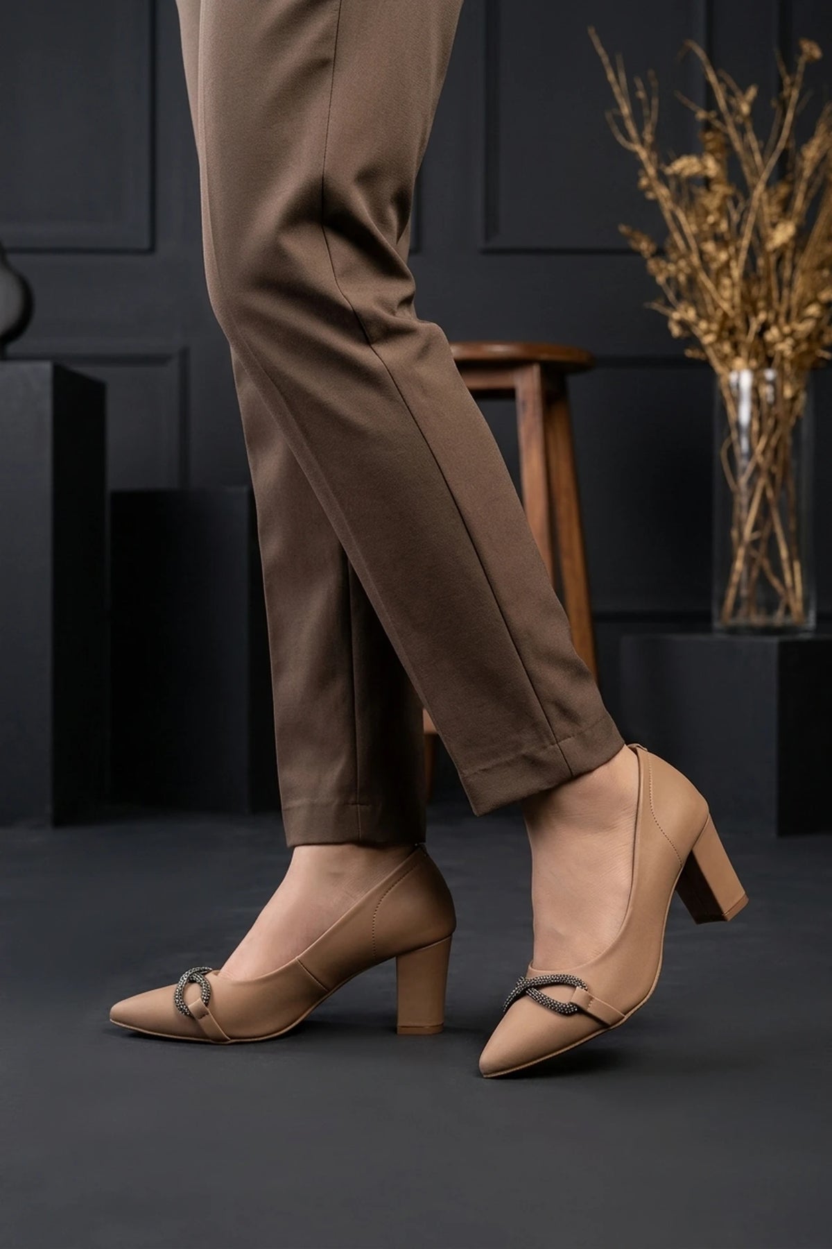 Fancy Court Shoes Fawn 0450132