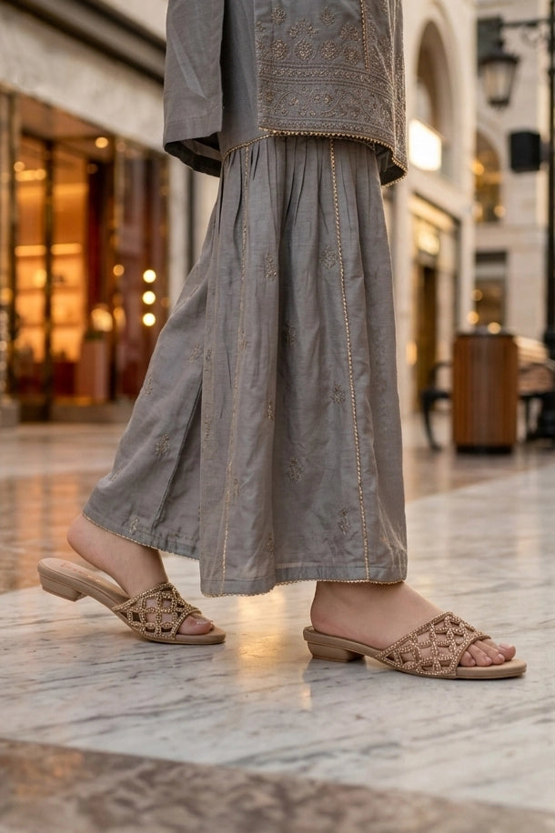 Fancy Slipper Fawn 0413471