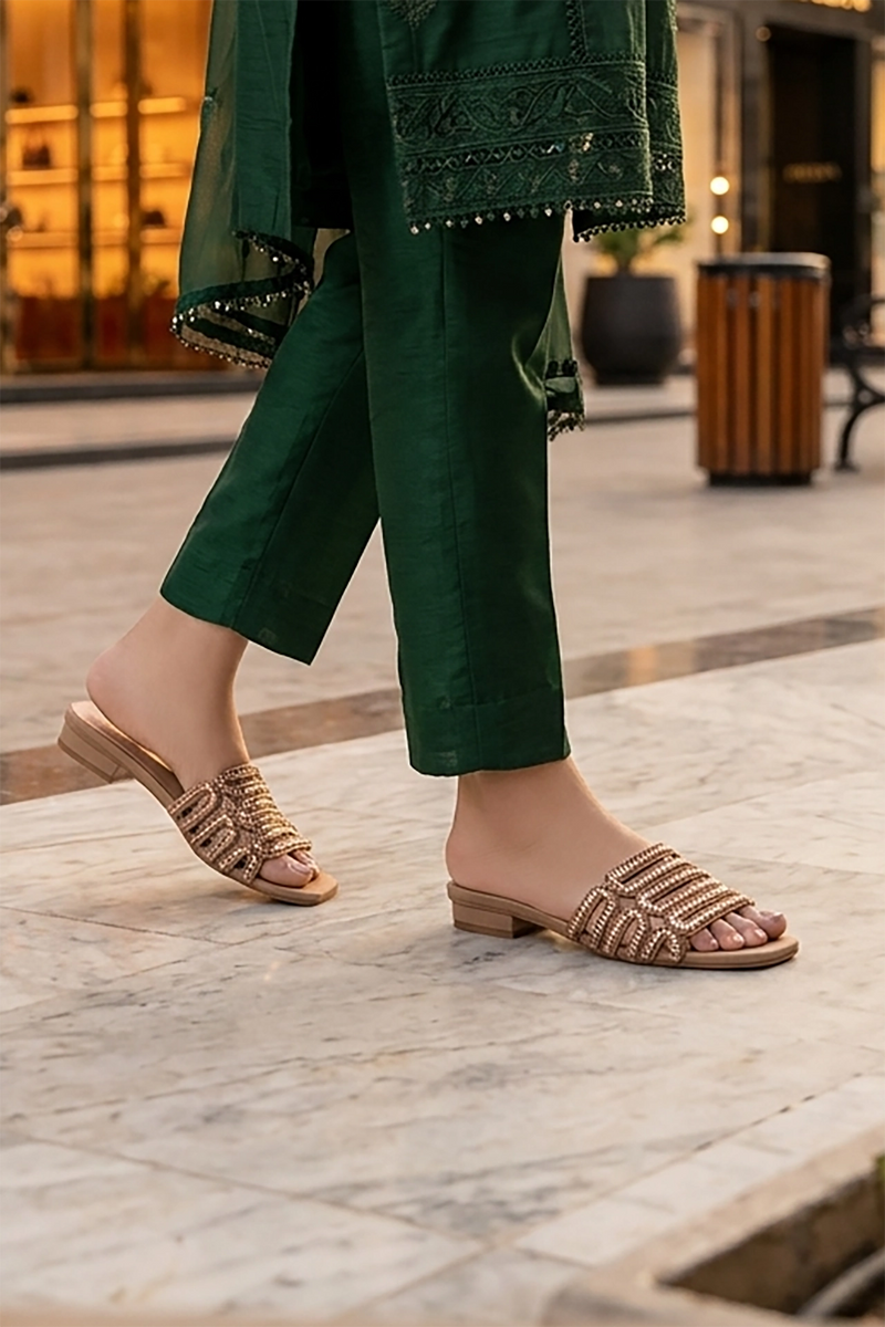 Fancy Slipper Fawn 0413473