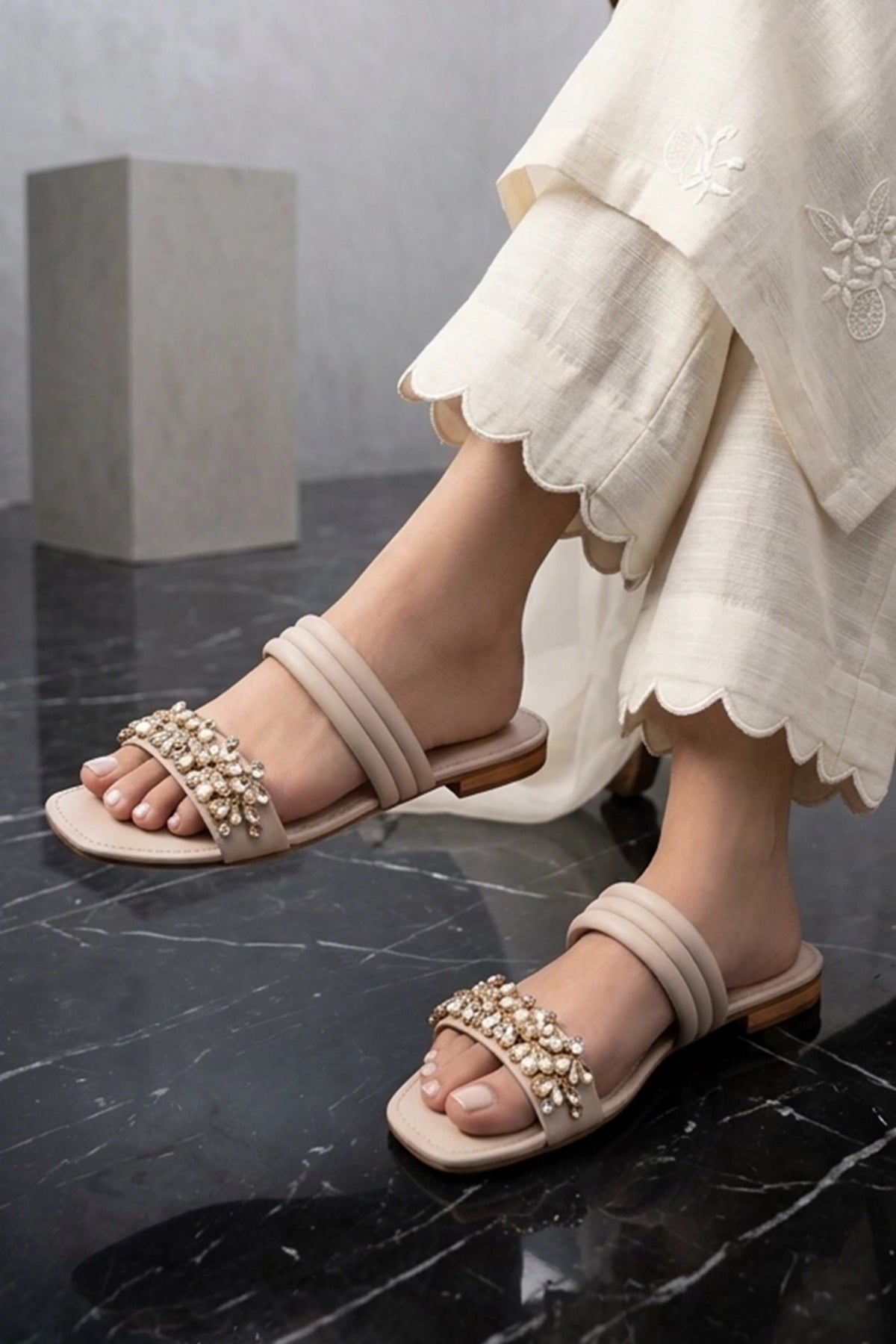 Fancy Slipper Fawn 0413484