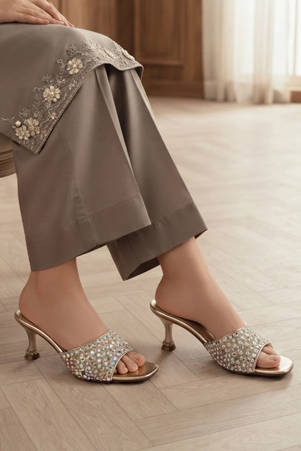 Fancy Slipper Fawn 0413489