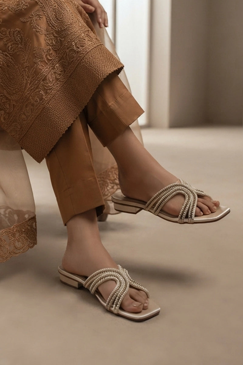 Fancy Slipper Fawn 0413525