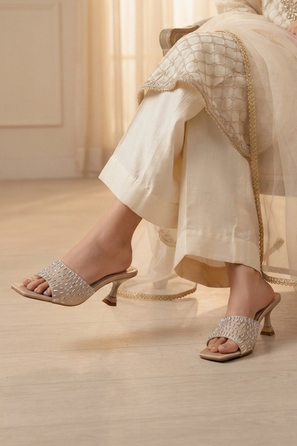 Fancy Slipper Fawn 0413527