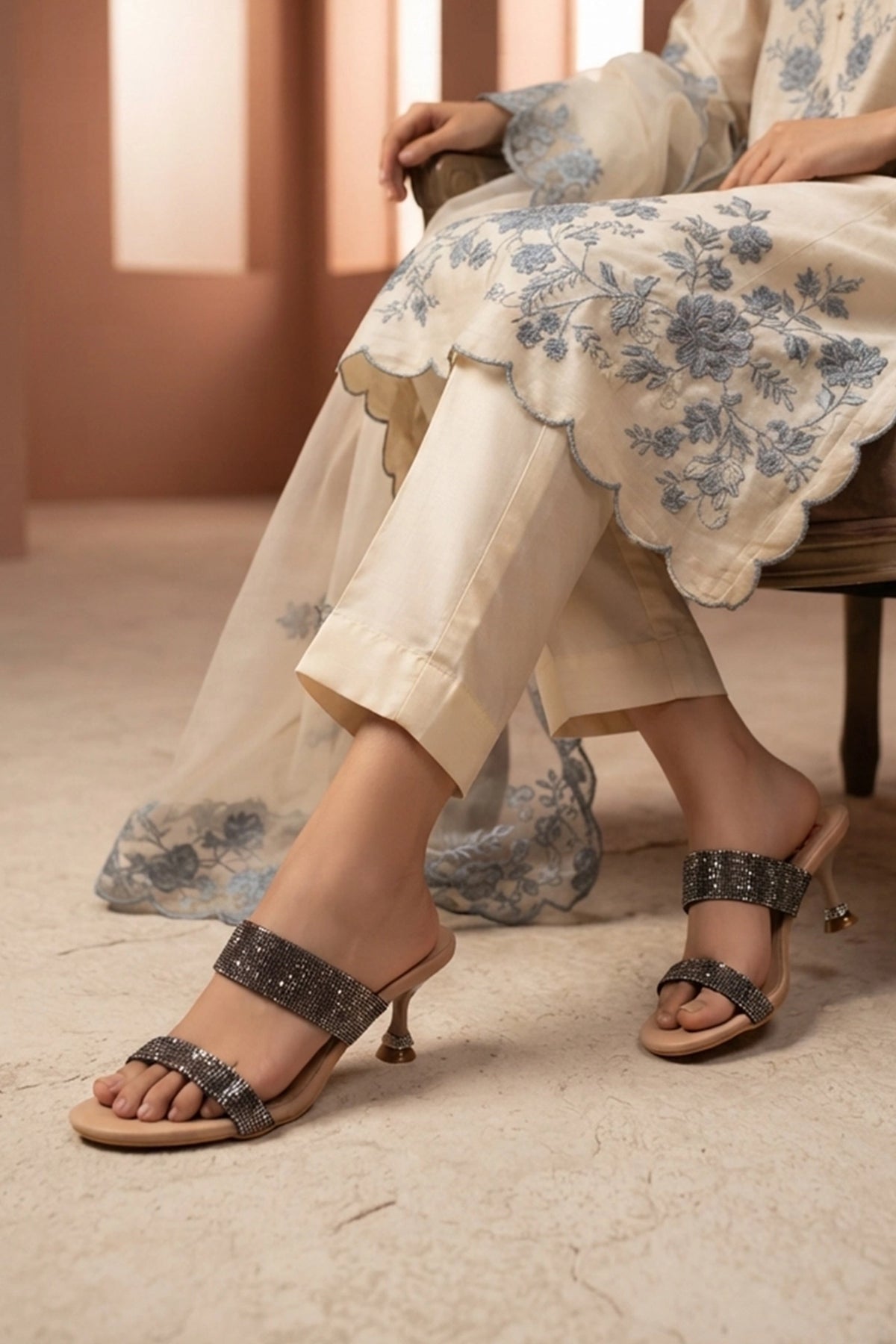 Fancy Slipper Fawn 0413559