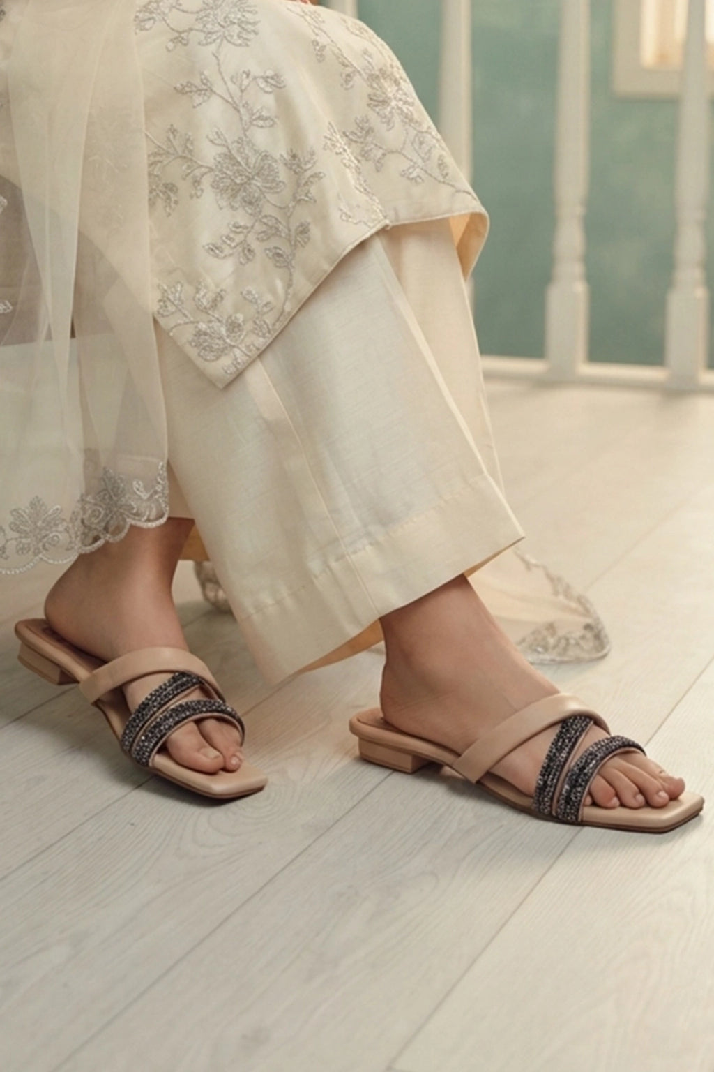 Fancy Slipper Fawn 0413587