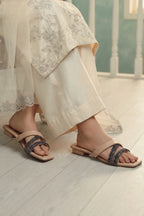 Fancy Slipper Fawn 0413587