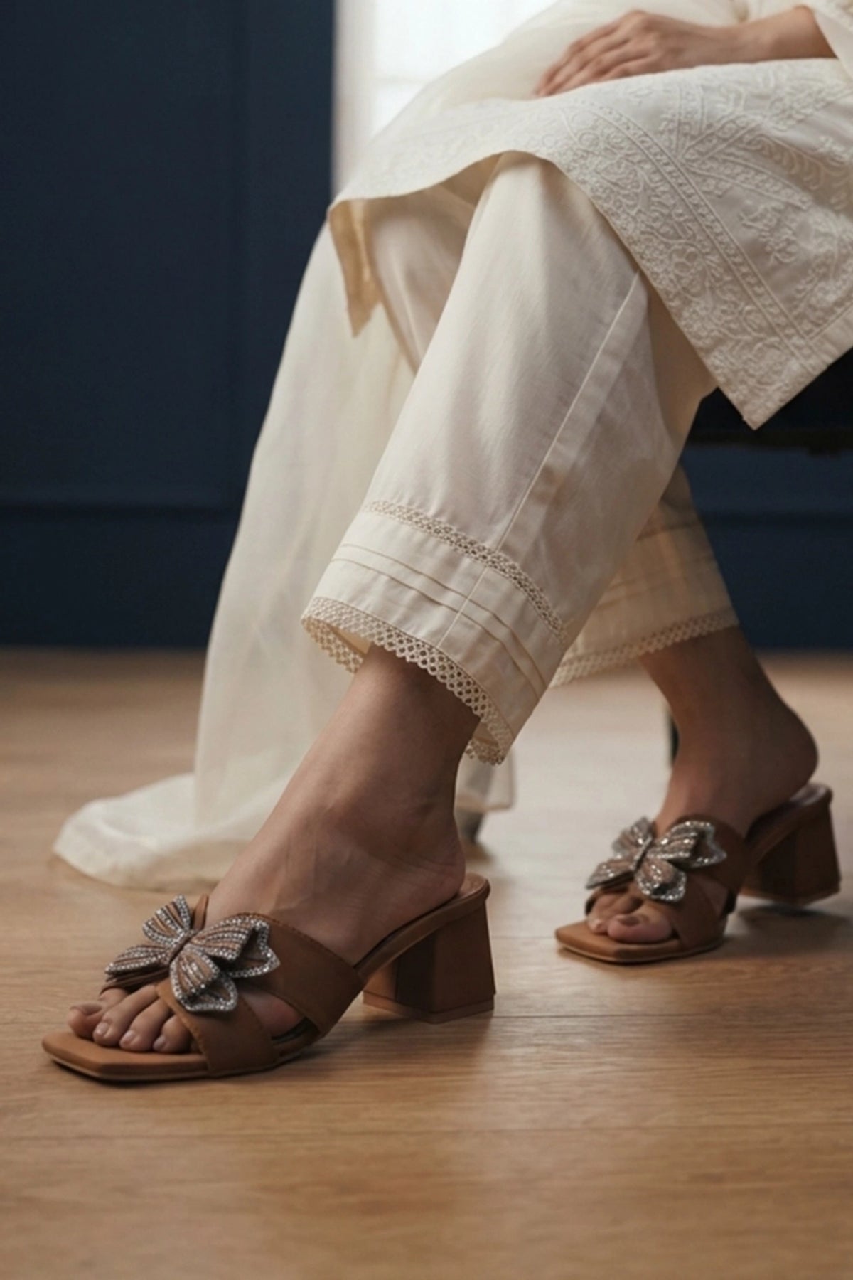 Fancy Slipper Fawn 0413643