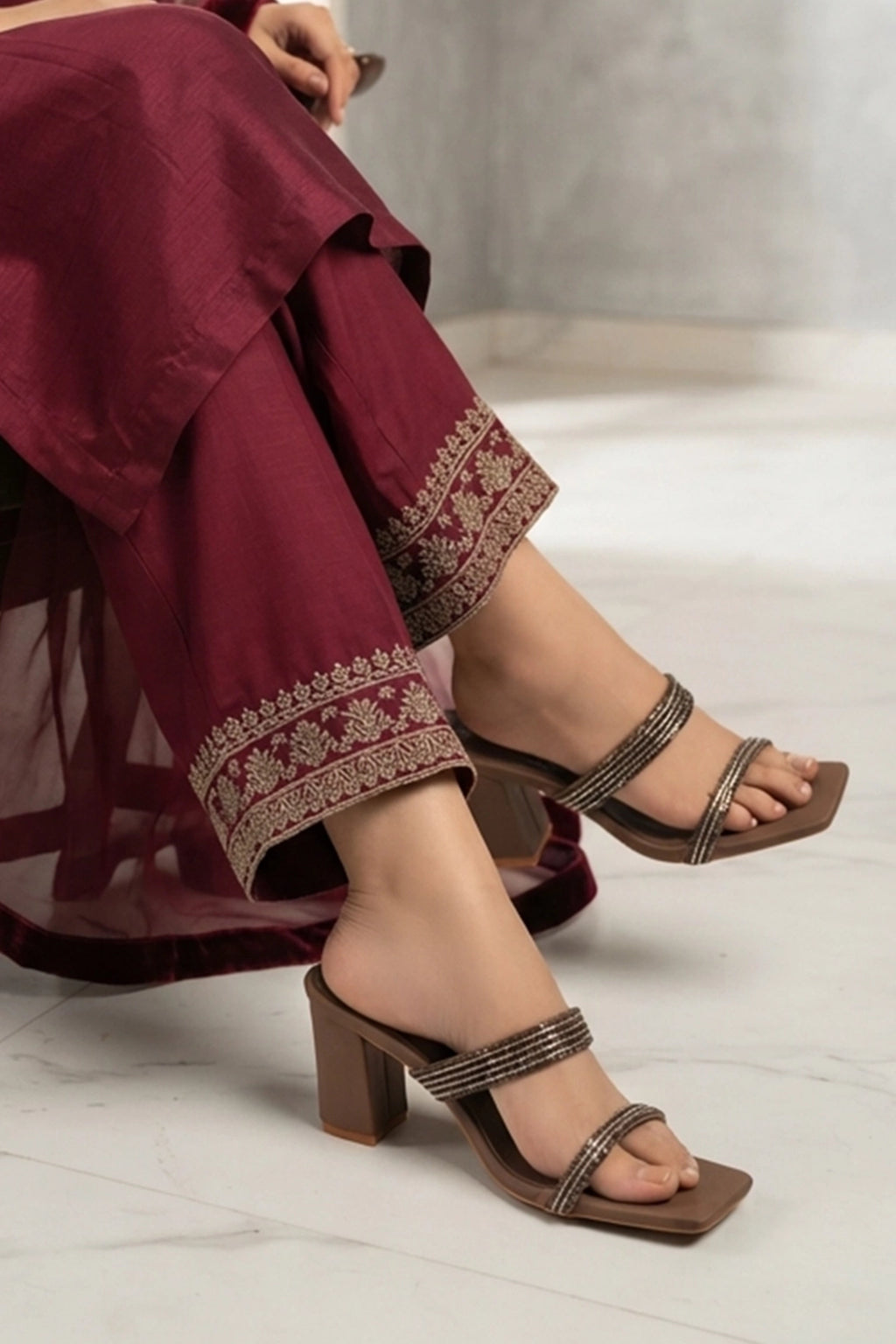 Fancy Slipper Fawn 0413645