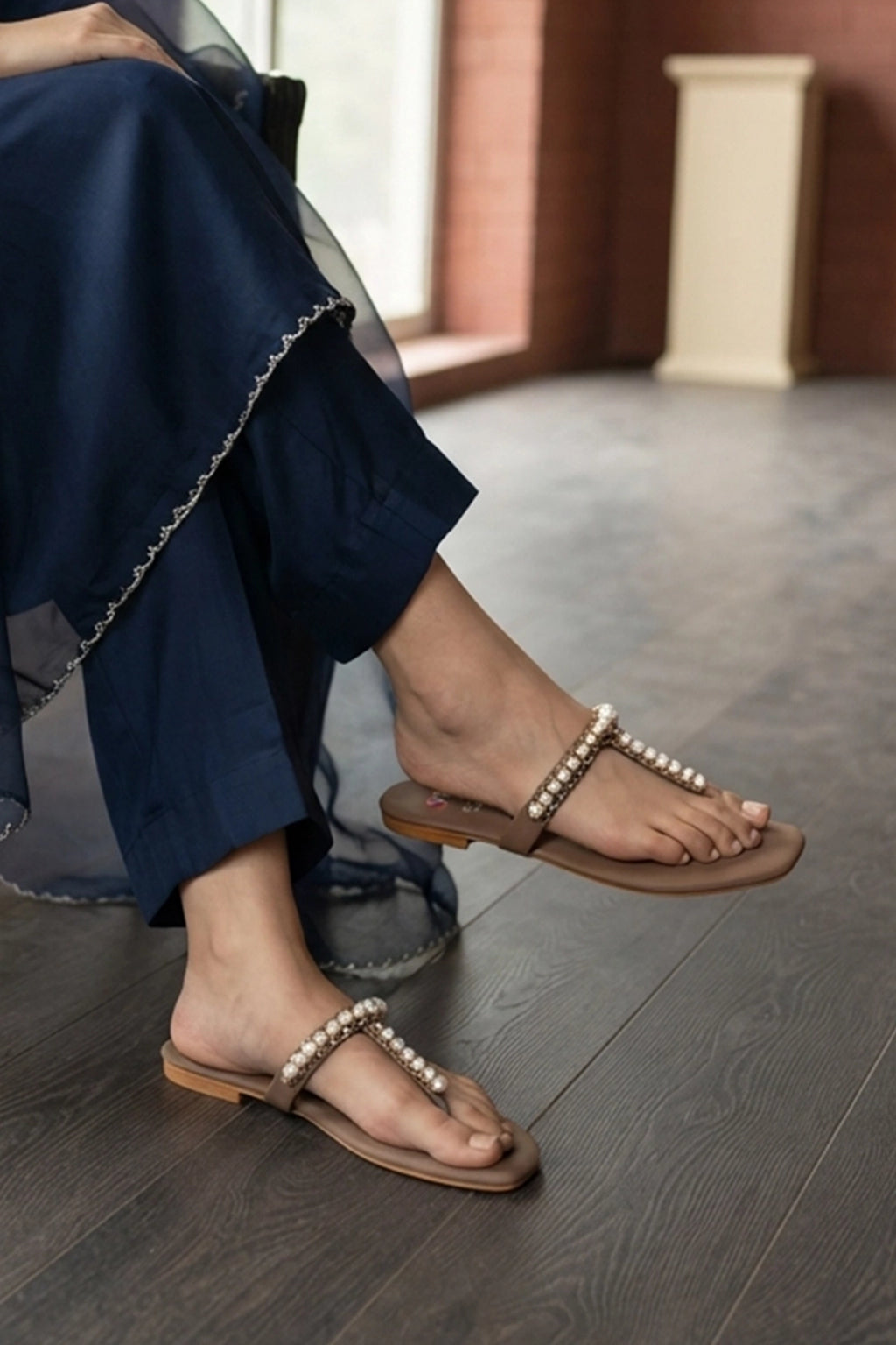 Fancy Slipper Fawn 0413709