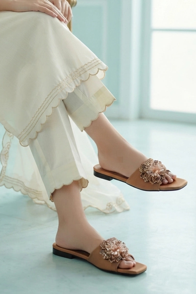 Fancy Slipper Fawn 0413802