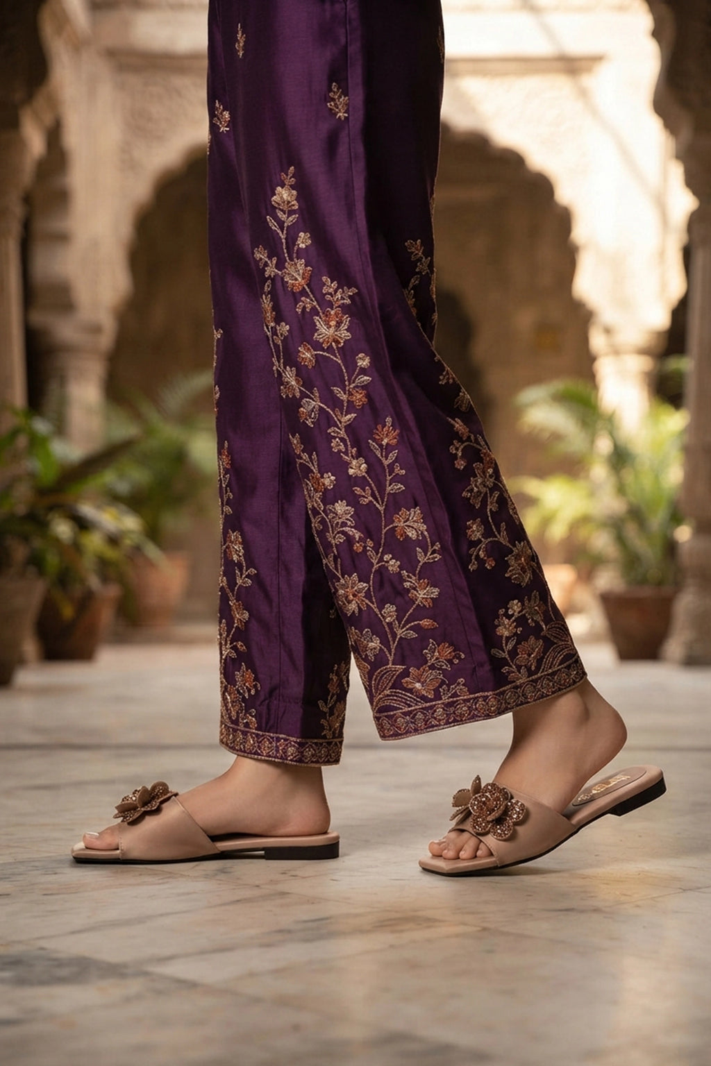 Fancy Slipper Fawn 0413850