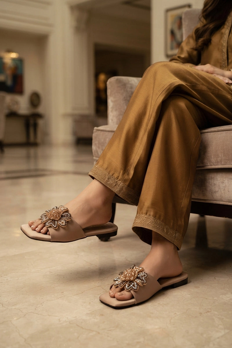 Fancy Slipper Fawn 0413853