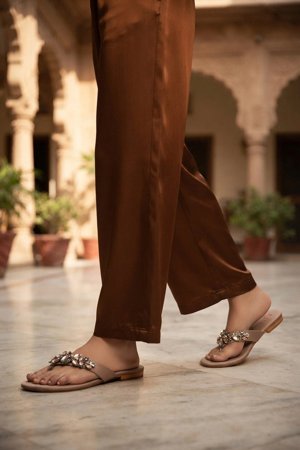 Fancy Slipper Fawn 0414017