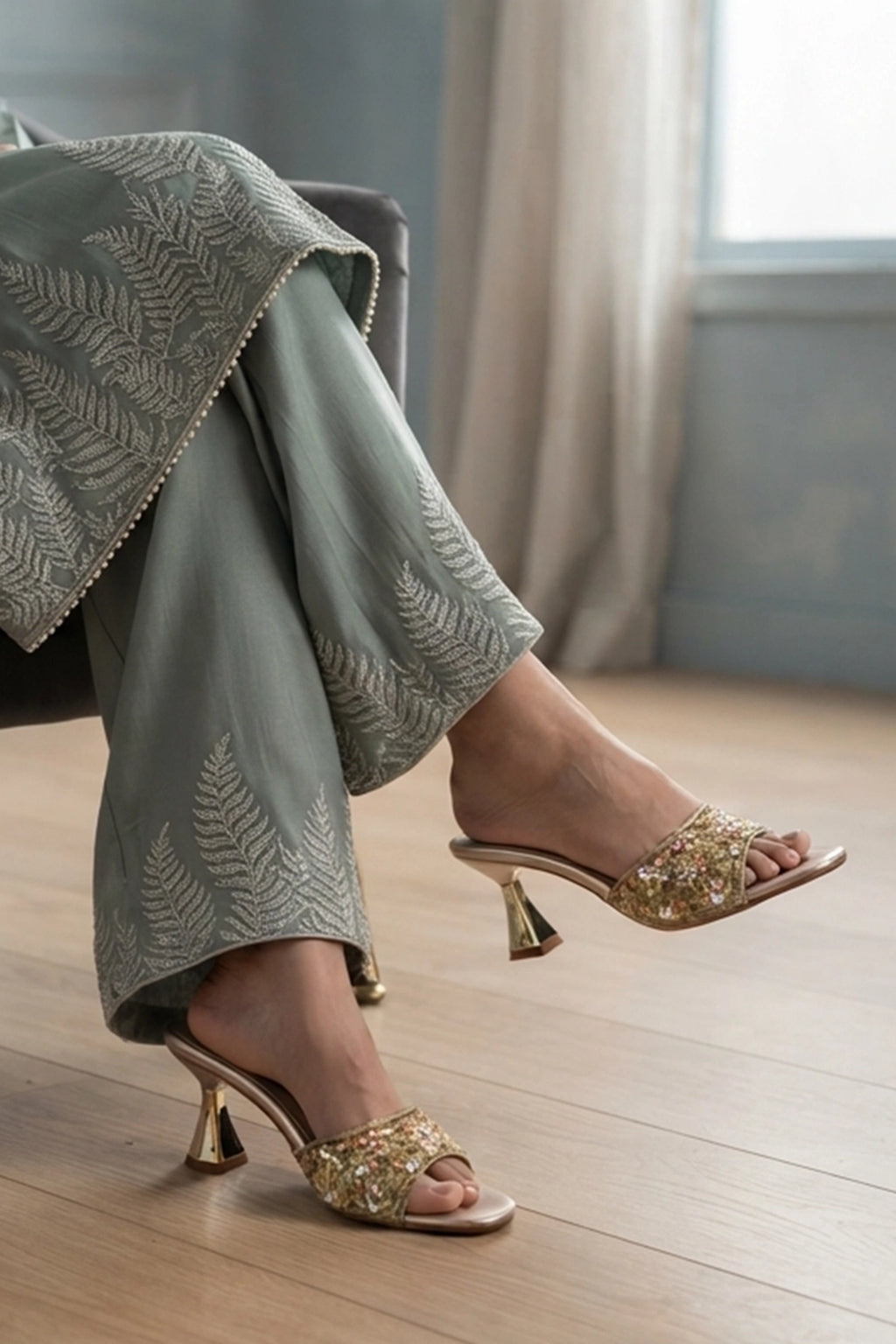 Fancy Slipper Golden 0413631