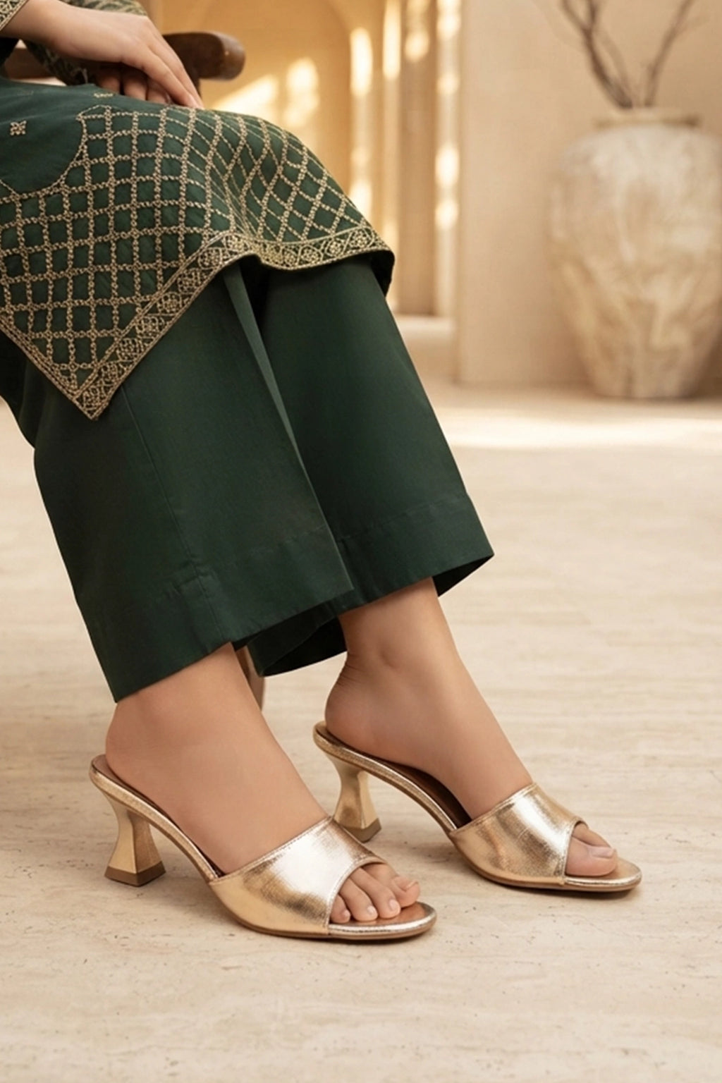 Fancy Slipper Golden 0413761