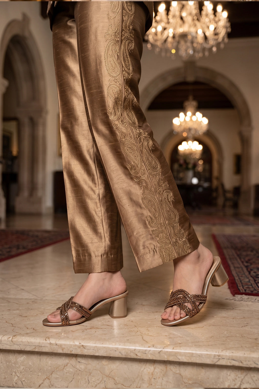 Fancy Slipper Golden 0413857