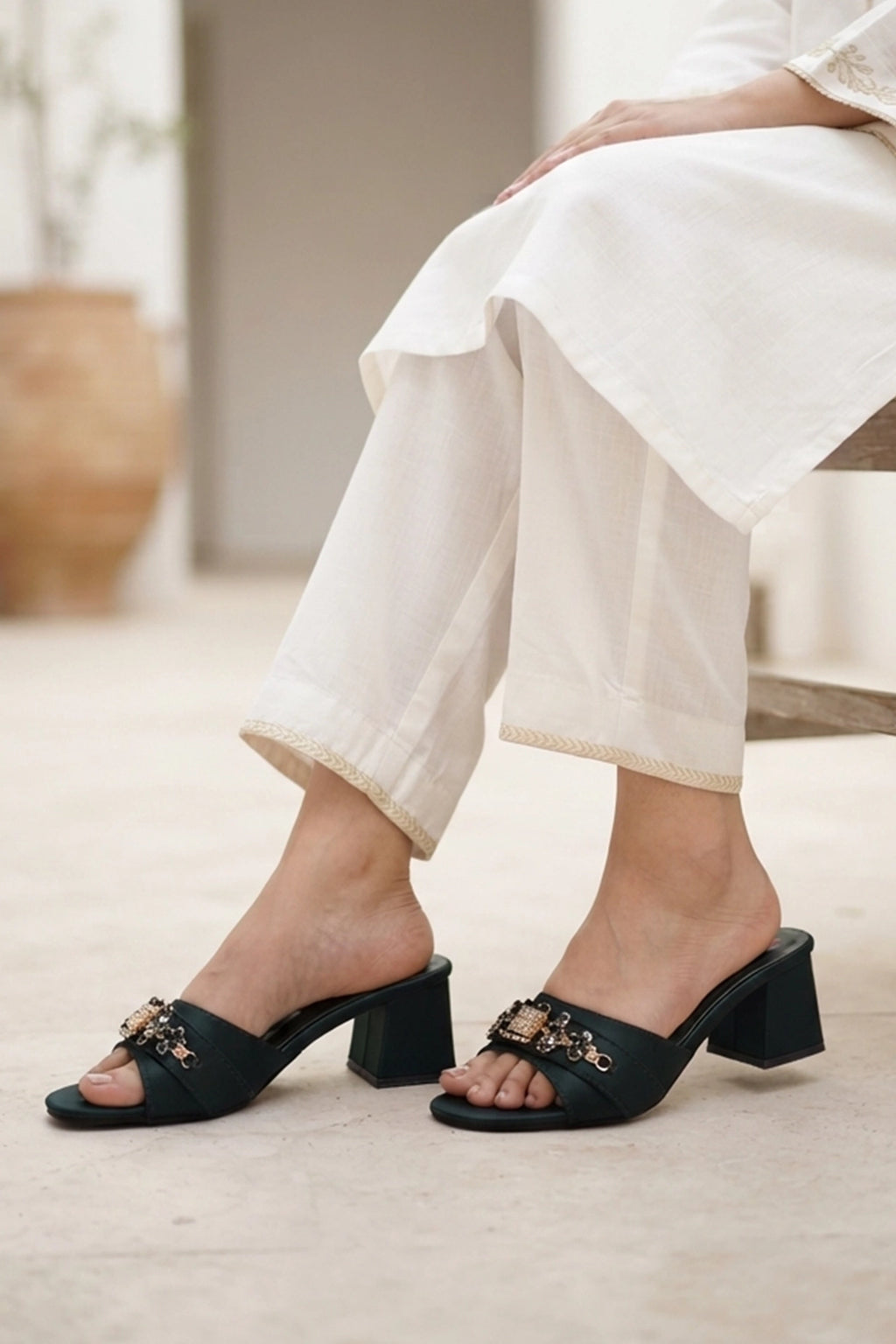 Fancy Slipper Green 0413637