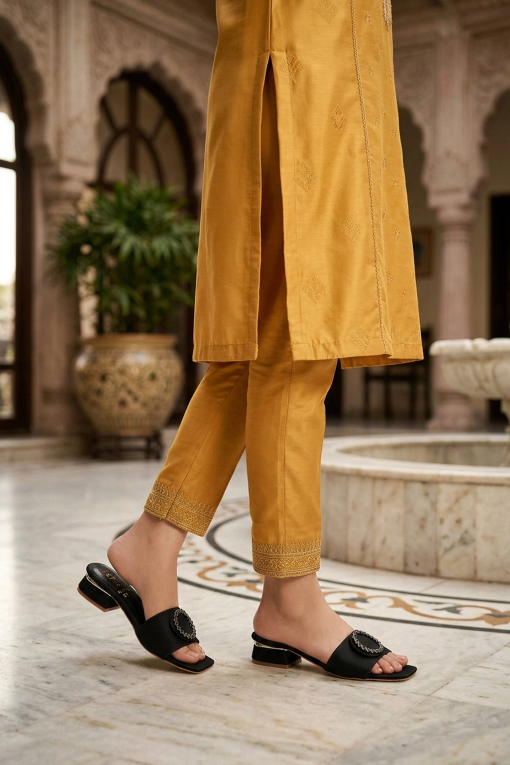 Fancy Slipper Green 0413772