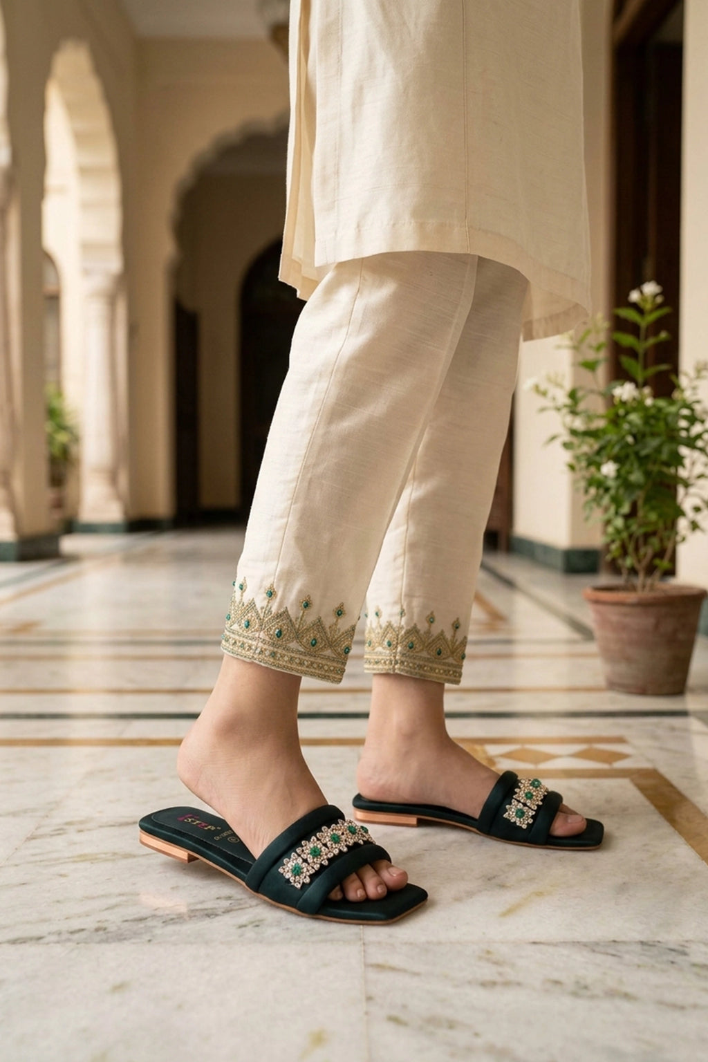 Fancy Slipper Green 0413837