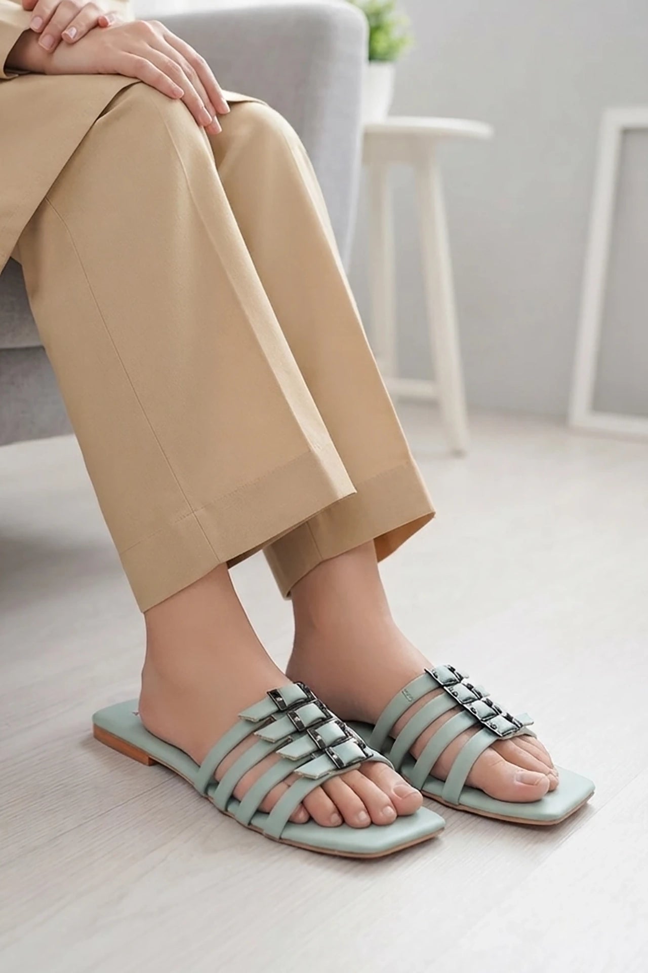 Green Casual Flat Slippers 0412822