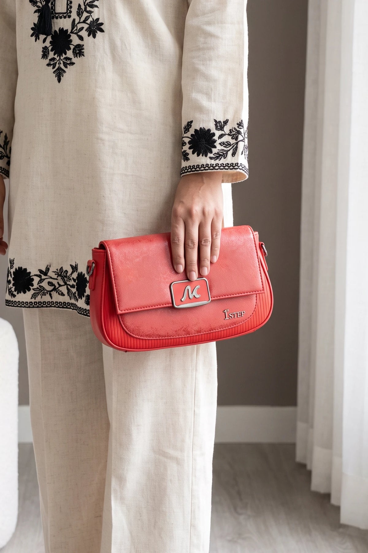 Hand Bag Red 0322335