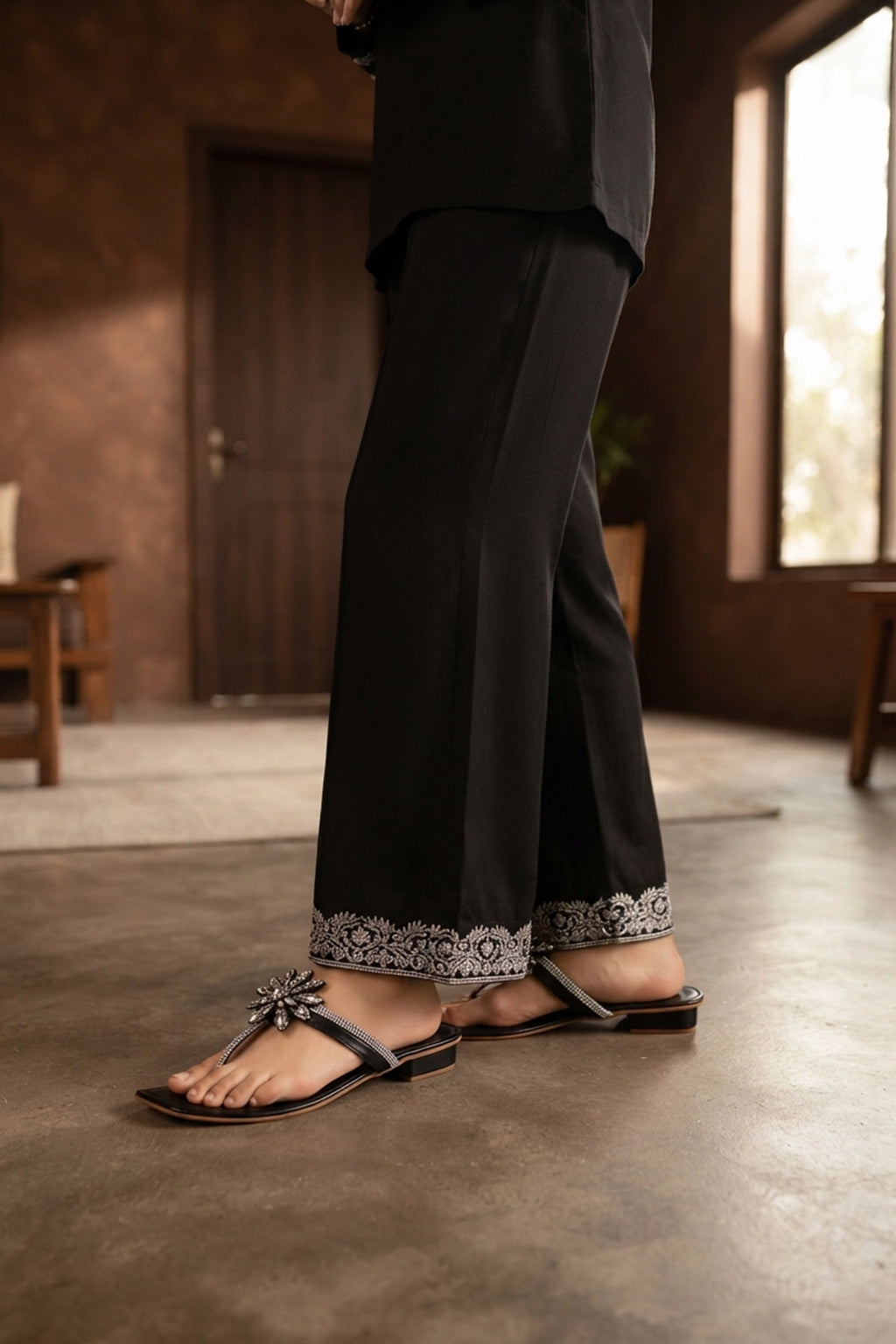 Lillian Black Fancy Slippers 0412543