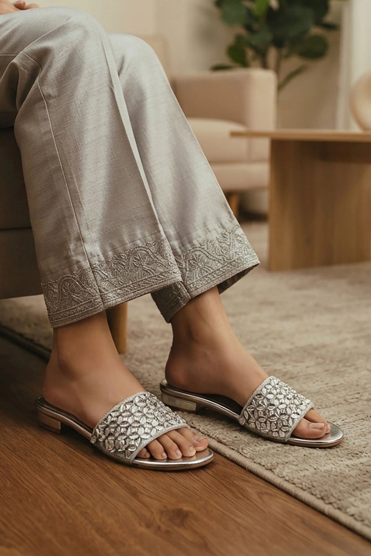 Silver Fancy Slipper 0412721