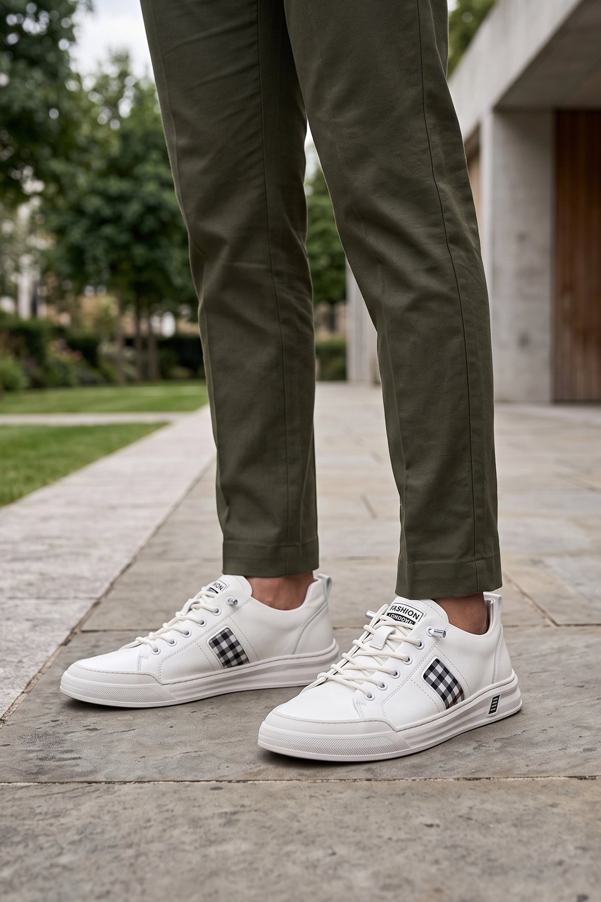 White Sneakers Shoes 0120616