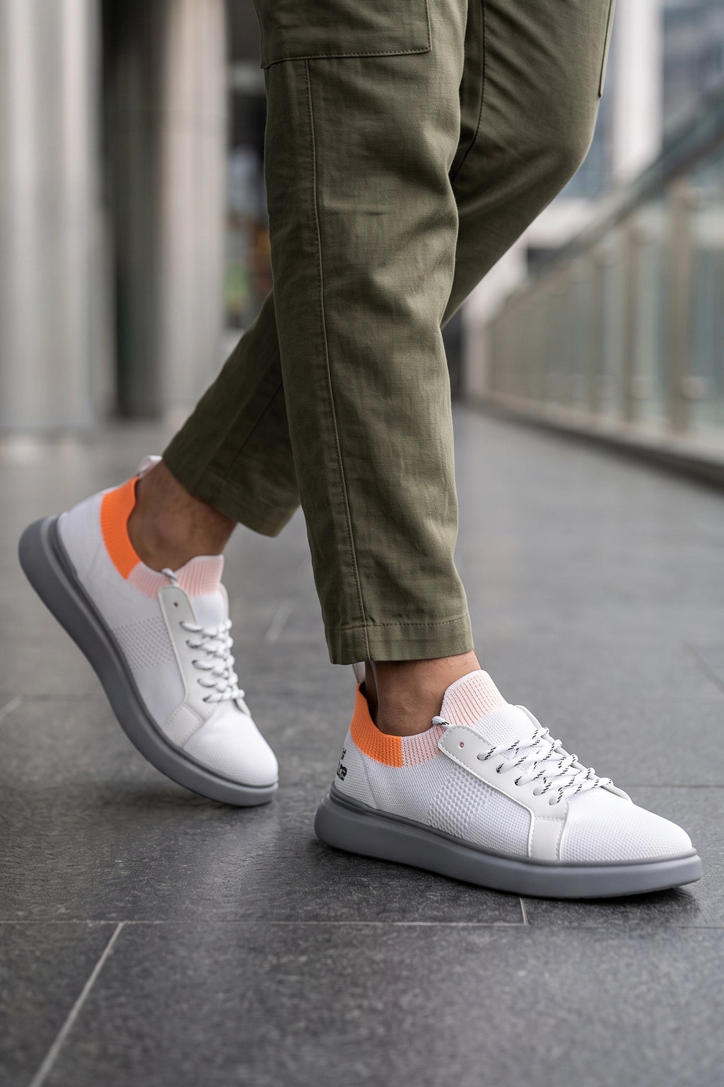White Trendy Sneakers 0120547