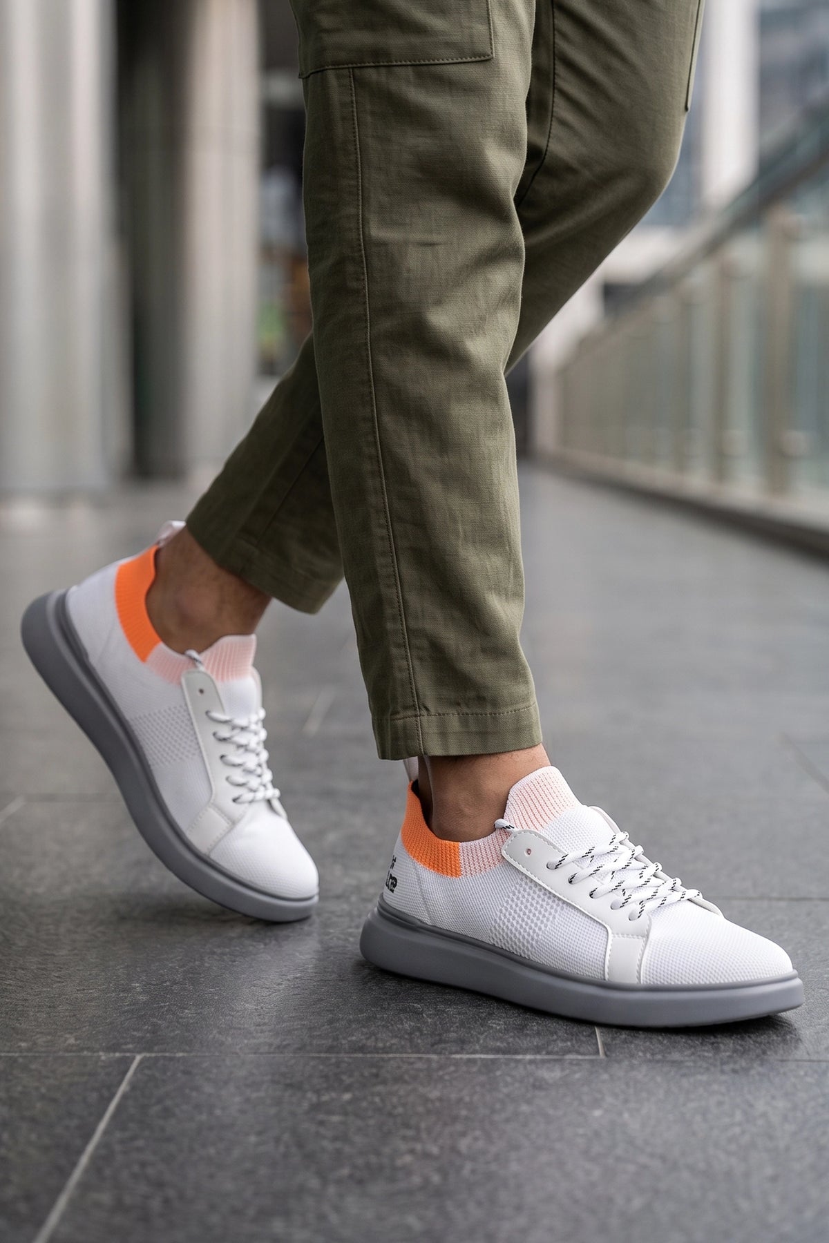 White Trendy Sneakers 0120547