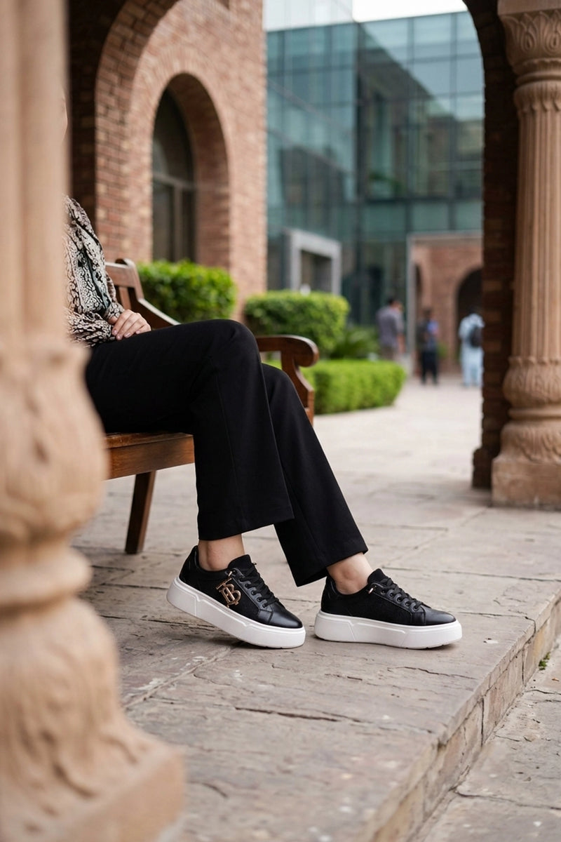 Women Black Chic Sneakers 0440648