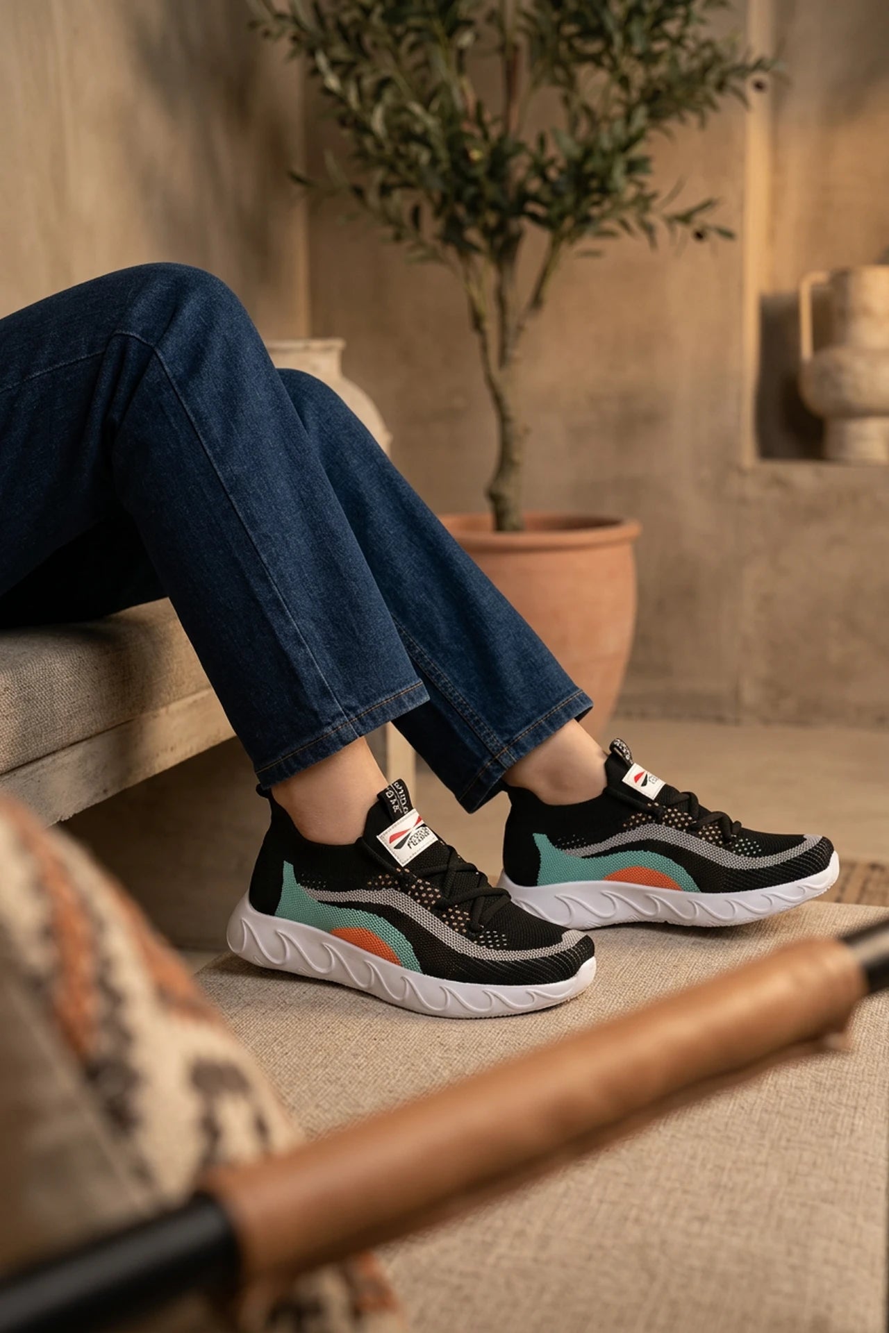 Women Black Sneakers Shoes 0440845