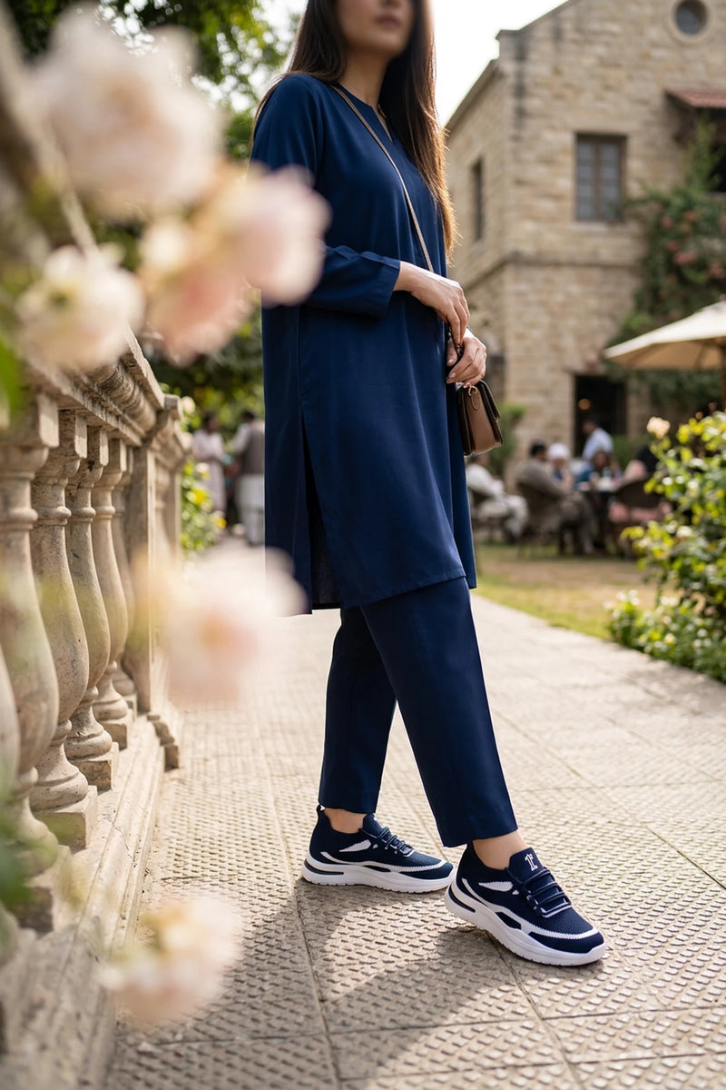 Women Gwendolyn Blue Perforated Sneakers 0440739