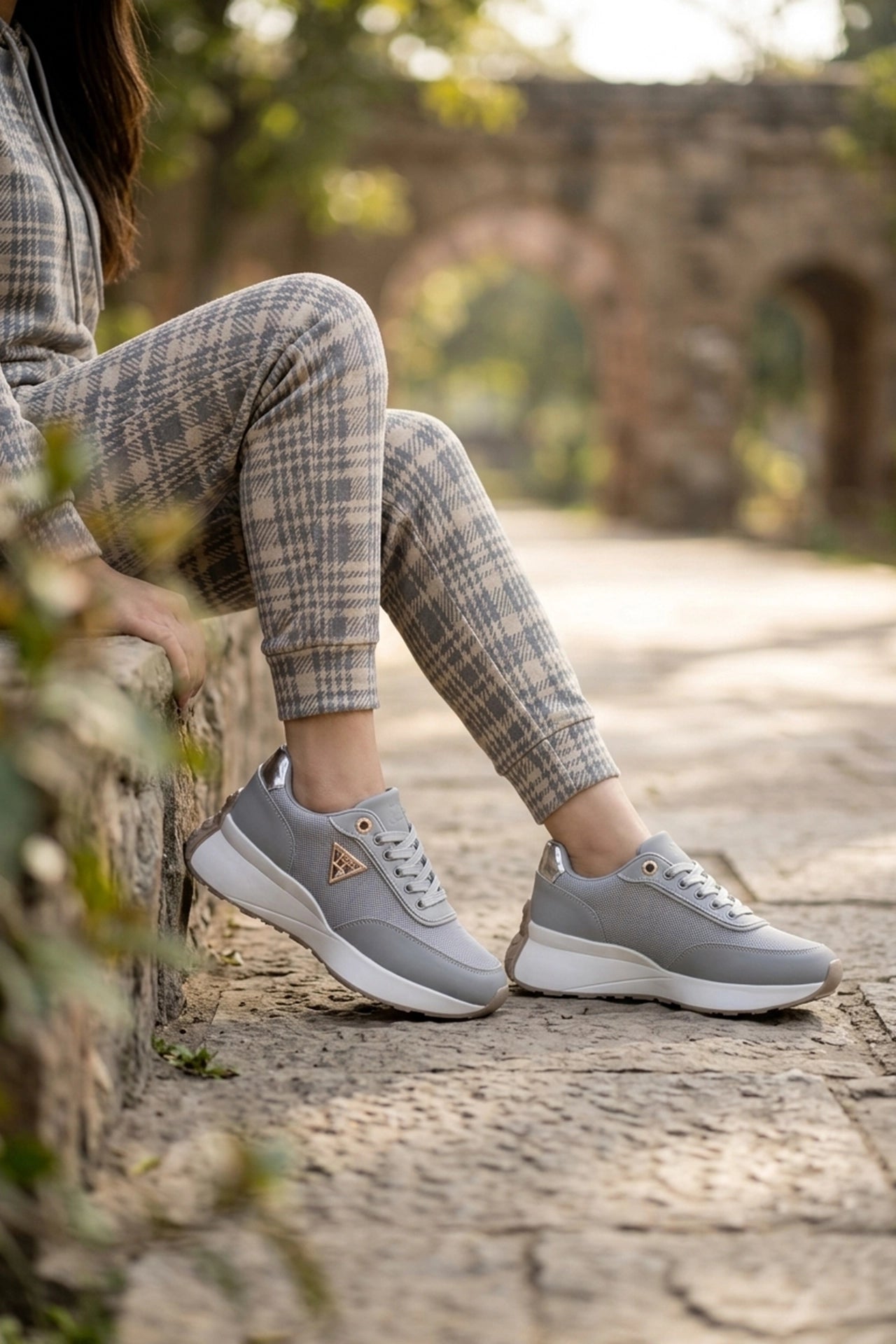 Women Sneaker Shoes Gray 0440877