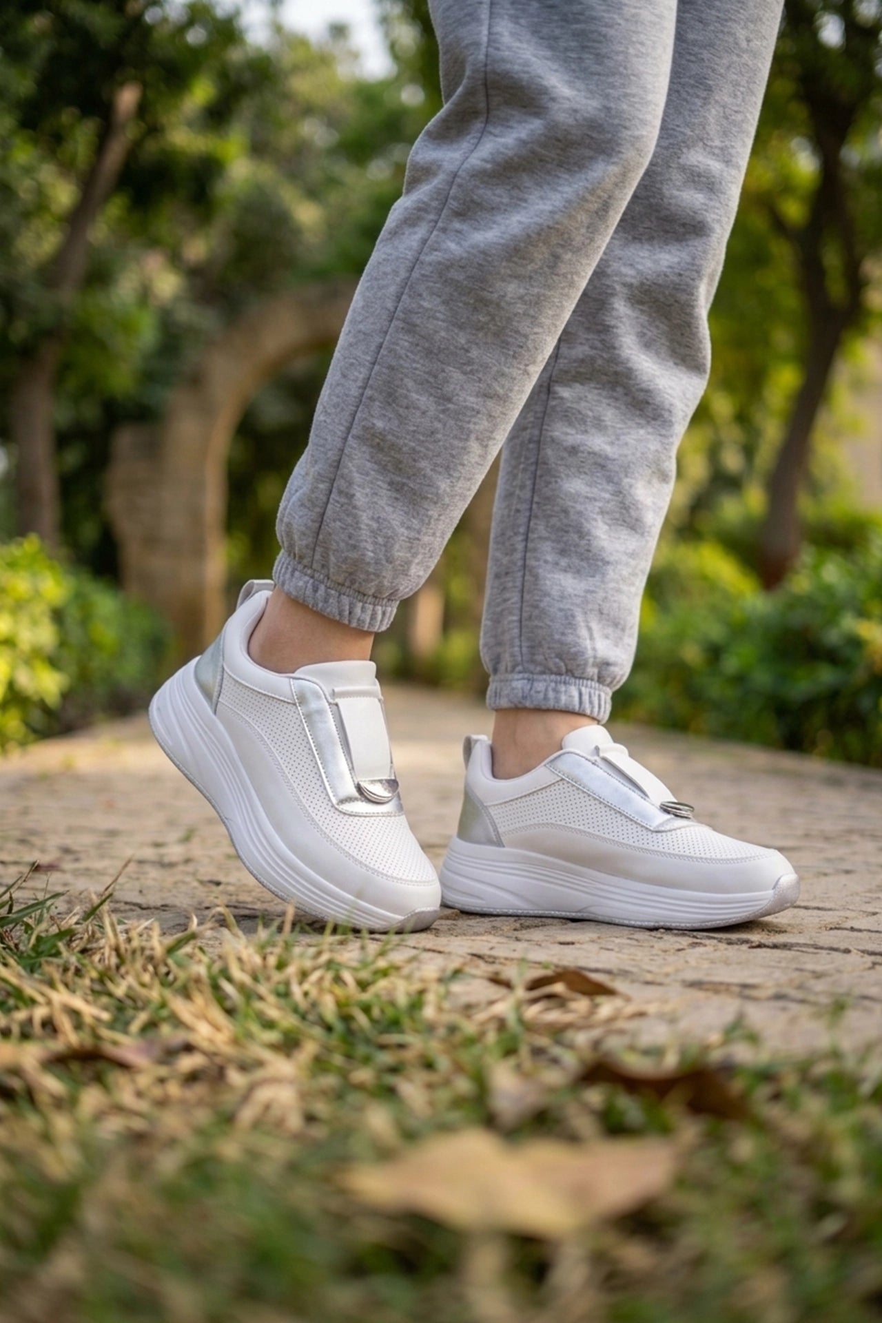 Women Sneaker Shoes Silver 0440934