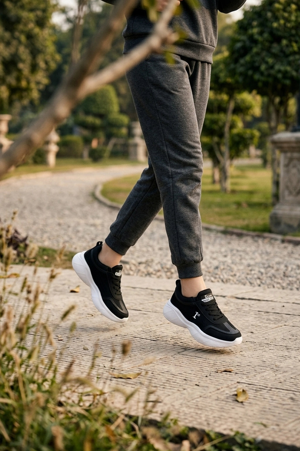 Women Womens Black Sneakers 0440859